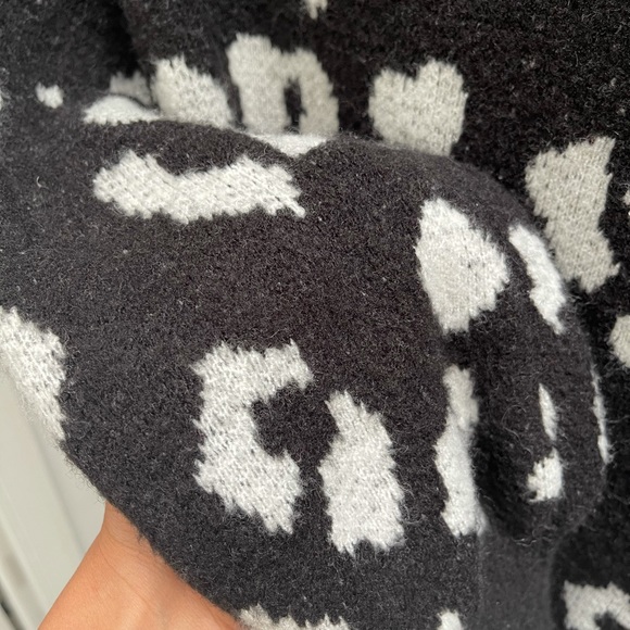 4SI3NNA Leopard Print Black & White Sweater Size S - Picture 3 of 3